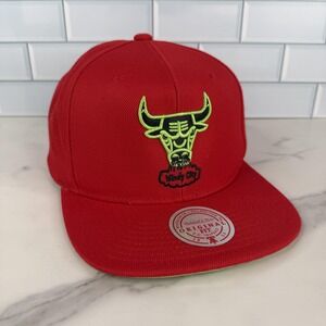 Chicago Bulls Hat Cap‎ Snap Back Mens One Size Red NBA Basketball Windy City